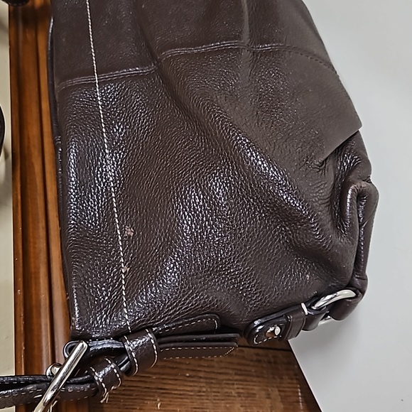 Coach Vintage Leather Shoulder Bag - Picture 4 of 17